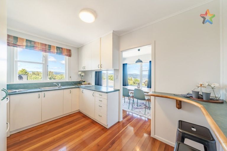 Photo of property in 24 Martin Grove, Normandale, Lower Hutt, 5010