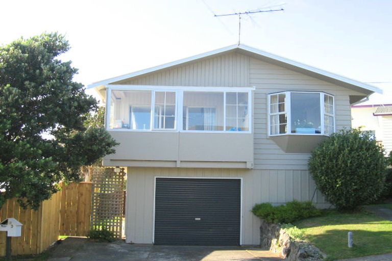 Photo of property in 3 Pope Street, Camborne, Porirua, 5026