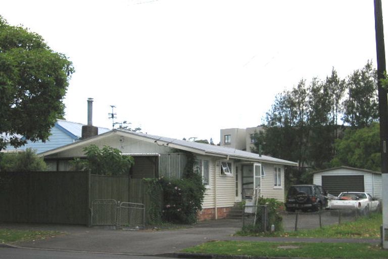 Photo of property in 114 St Georges Road, Avondale, Auckland, 0600