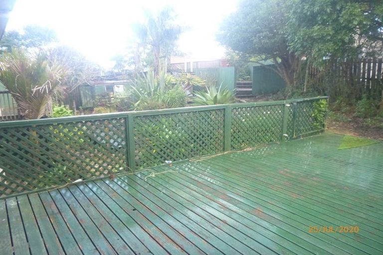 Photo of property in 33 Oreil Avenue, West Harbour, Auckland, 0618