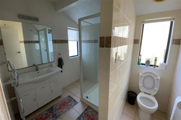 Photo of property in 947 East Coast Road, Torbay, Auckland, 0630