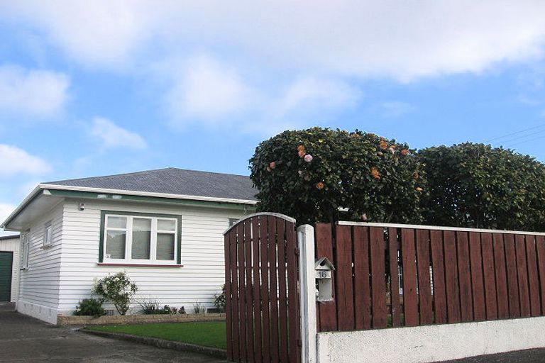 Photo of property in 16 Meadows Avenue, Waiwhetu, Lower Hutt, 5010