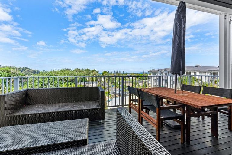 Photo of property in 60 Landmark Terrace, Orewa, 0931