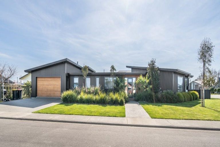 Photo of property in 8 Talboys Drive, Winton, 9720