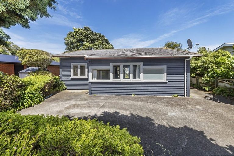 Photo of property in 52 Main Road, Titahi Bay, Porirua, 5022