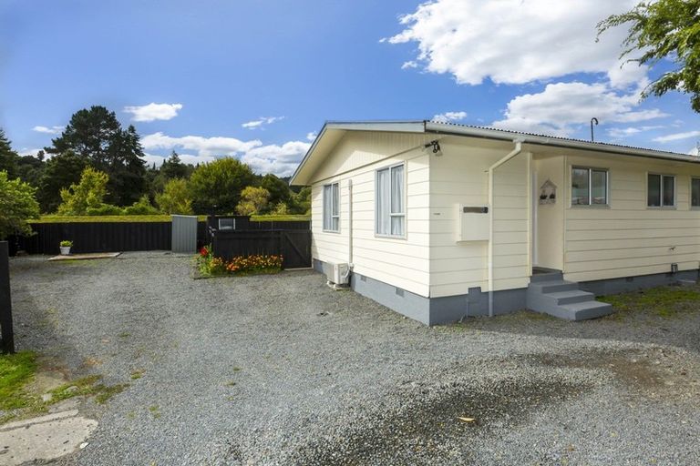 Photo of property in 11b Gemstone Drive, Birchville, Upper Hutt, 5018