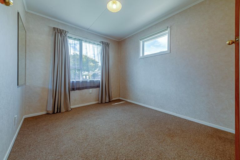 Photo of property in 18 Acacia Street, Kelvin Grove, Palmerston North, 4414
