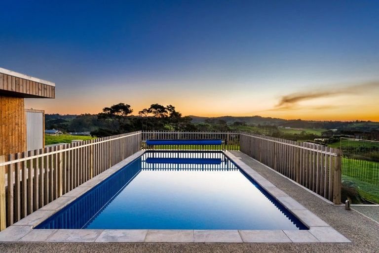 Photo of property in 94 Amreins Road, Waitakere, Henderson, 0782