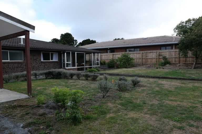 Photo of property in 11 Walton Avenue, Waikanae, 5036