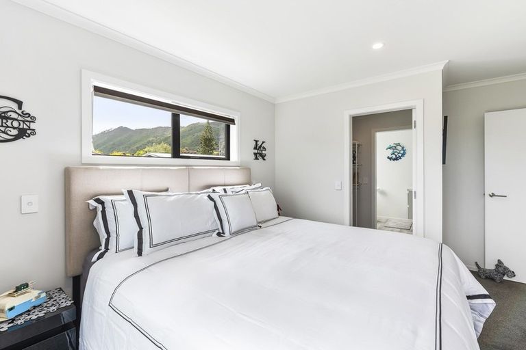 Photo of property in 124 Main Road, Waikanae, 5036