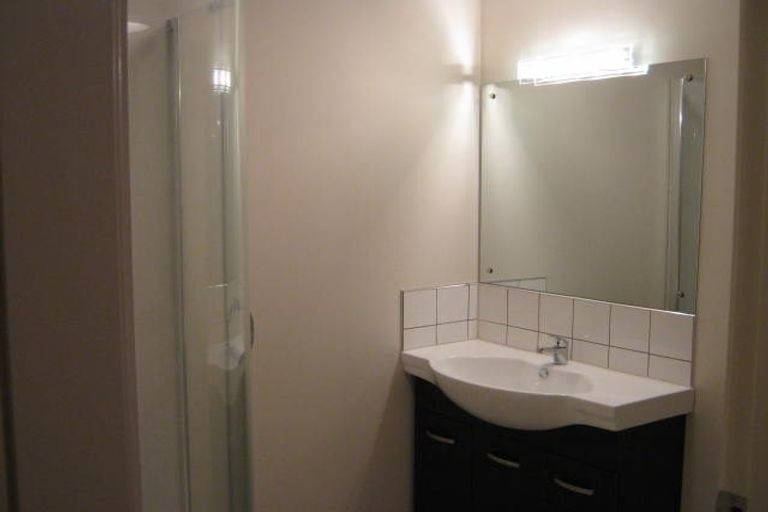 Photo of property in 18 Stanaway Street, Hillcrest, Auckland, 0627