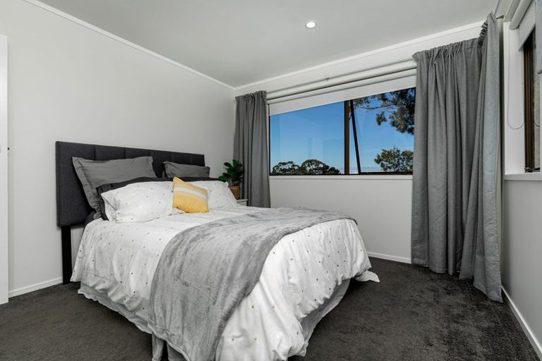 Photo of property in 44 West Harbour Drive, West Harbour, Auckland, 0618