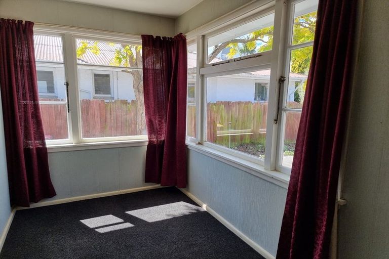 Photo of property in 16 Curletts Road, Sockburn, Christchurch, 8042