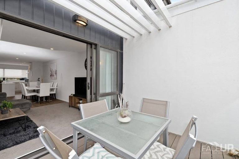 Photo of property in 10 Carder Court, Hobsonville, Auckland, 0618