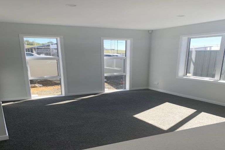 Photo of property in 35 Karearea Avenue, Kenepuru, Porirua, 5022