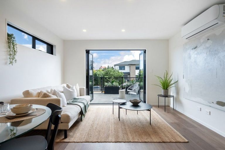 Photo of property in 8/4 Ngaroma House Drive, Hobsonville, Auckland, 0616