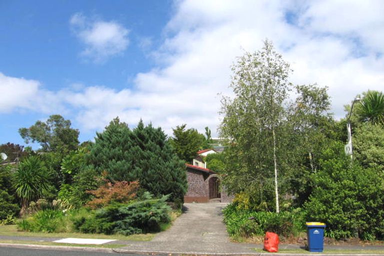 Photo of property in 76 John Downs Drive, Browns Bay, Auckland, 0630