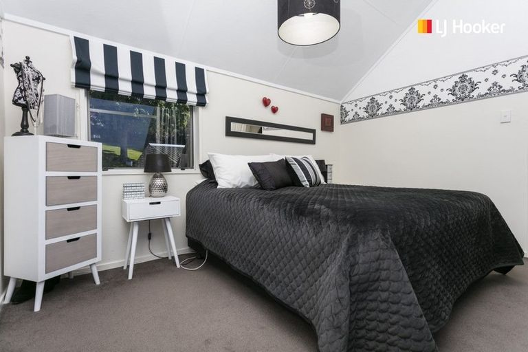 Photo of property in 24 Larkins Street, Helensburgh, Dunedin, 9010