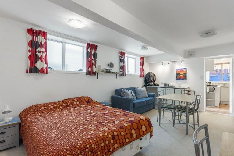 Photo of property in 16 Tamar Street, Island Bay, Wellington, 6023