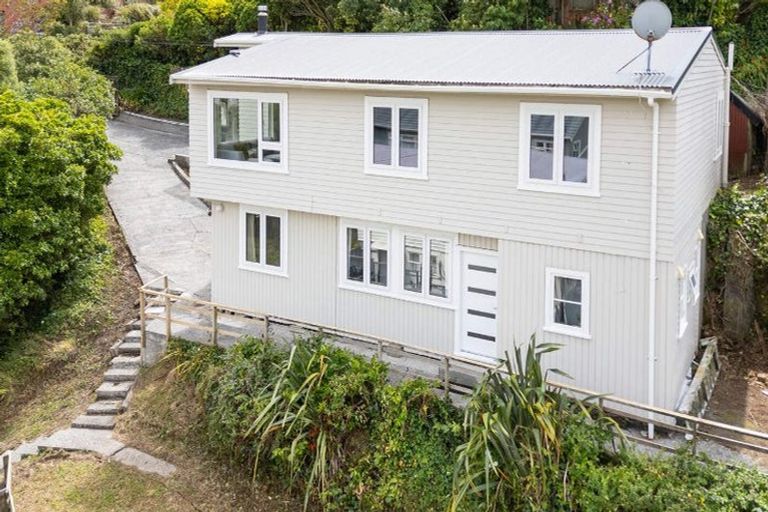 Photo of property in 27 Hathaway Avenue, Karori, Wellington, 6012