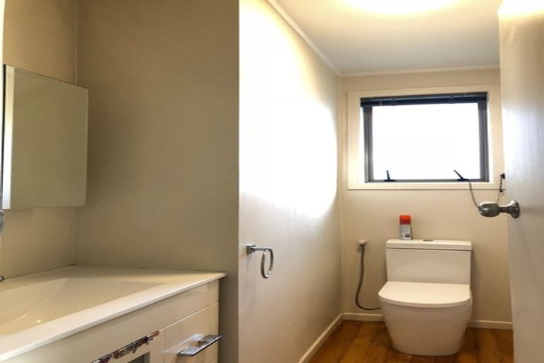 Photo of property in 27 Parker Avenue, New Lynn, Auckland, 0600