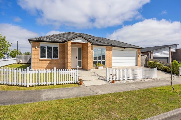 Photo of property in 3 Konoba Avenue, Kumeu, 0810