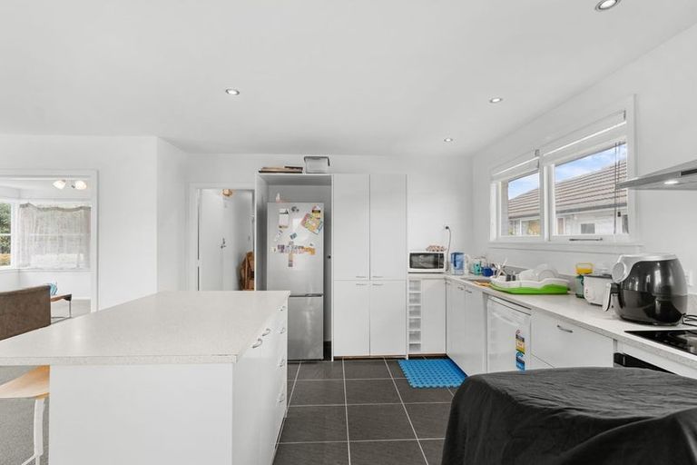 Photo of property in 37 Greendale Avenue, Avonhead, Christchurch, 8042