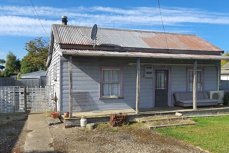 Photo of property in 24 Leonard Street, Waimate, 7924