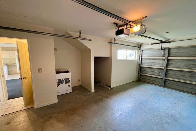 Photo of property in 3 Lockington Avenue, Henderson, Auckland, 0612