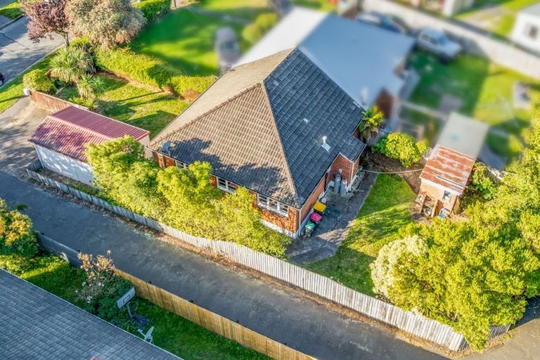 Photo of property in 35 Attlee Crescent, Bryndwr, Christchurch, 8053