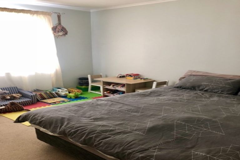 Photo of property in 19 Bruce Road, Glenfield, Auckland, 0629