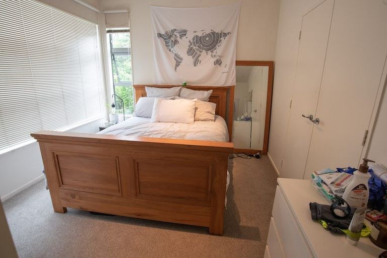 Photo of property in 4 Tiketike Way, Brooklyn, Wellington, 6021