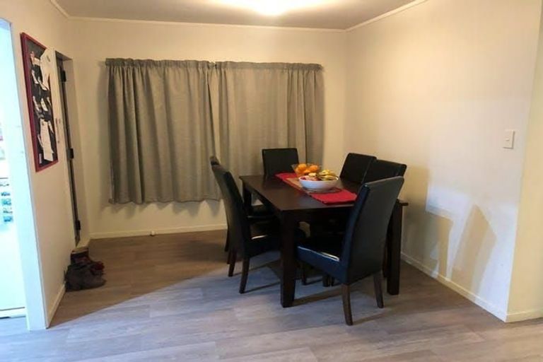 Photo of property in 17a Harbour Crest Drive, Waiuku, 2123