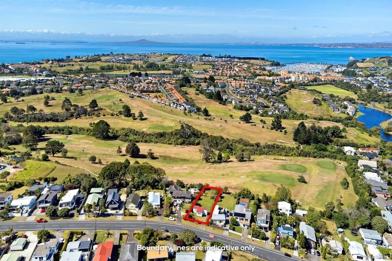 Photo of property in 1305 Whangaparaoa Road, Army Bay, Whangaparaoa, 0930