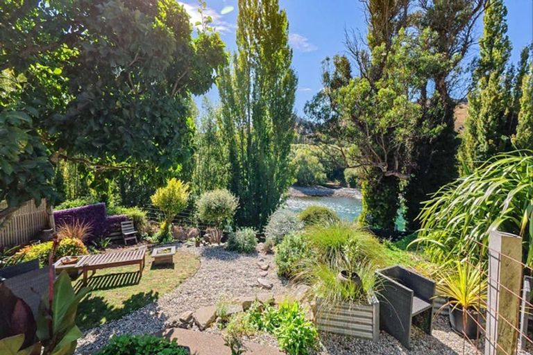 Photo of property in 96 Cheviot Street, Roxburgh, 9500