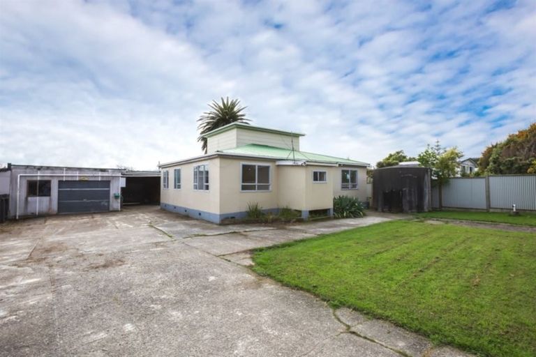 Photo of property in 25 Paekakariki Hill Road, Pauatahanui, Porirua, 5381