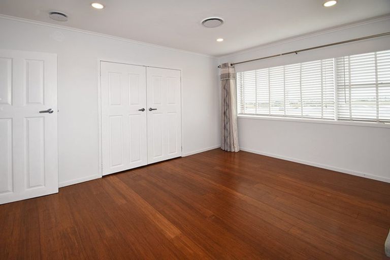 Photo of property in 26 Jaemont Avenue, Te Atatu South, Auckland, 0610