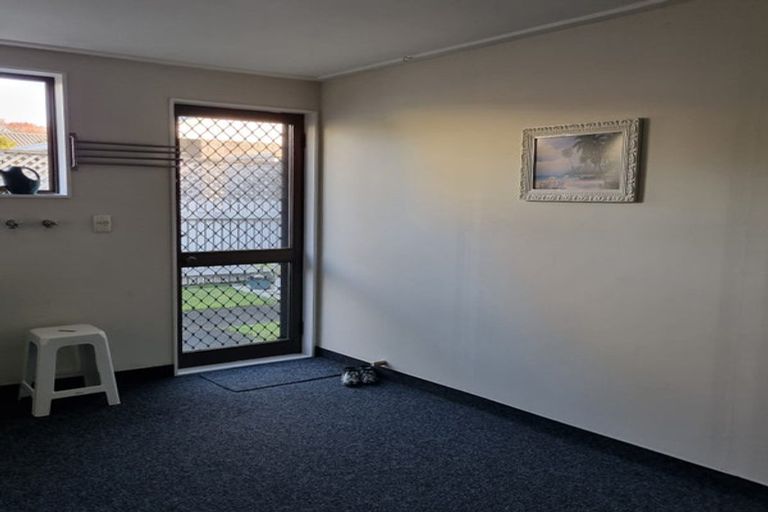 Photo of property in 3 Nursery Place, Westown, New Plymouth, 4310
