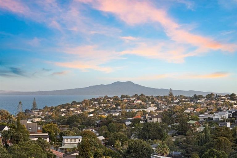 Photo of property in 1/4 Gull Lane, Mairangi Bay, Auckland, 0630