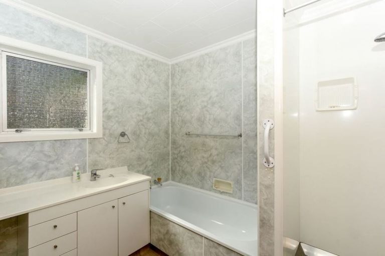 Photo of property in 2/246 Courtenay Street, Strandon, New Plymouth, 4312