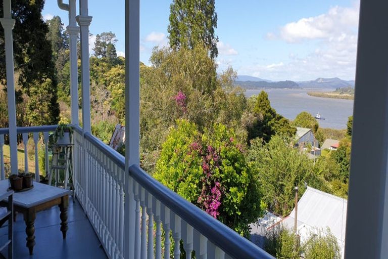 Photo of property in 14 Maning Street, Kohukohu, 0491