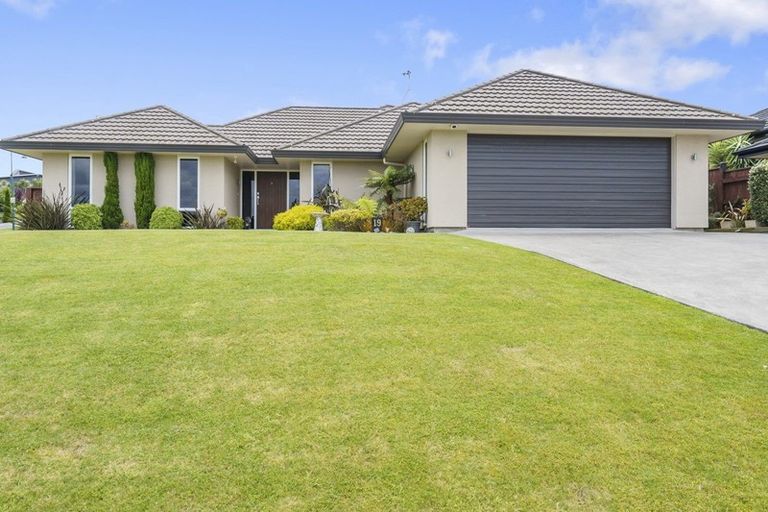 Photo of property in 19 Tennyson Avenue, Kelvin Grove, Palmerston North, 4414
