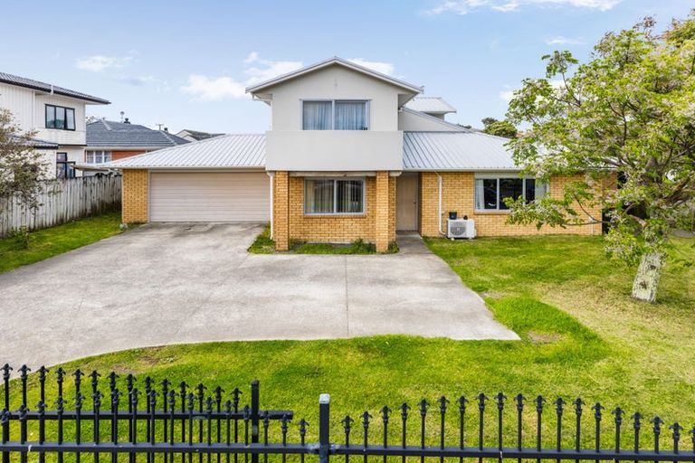 Photo of property in 35 Peverill Crescent, Papatoetoe, Auckland, 2025