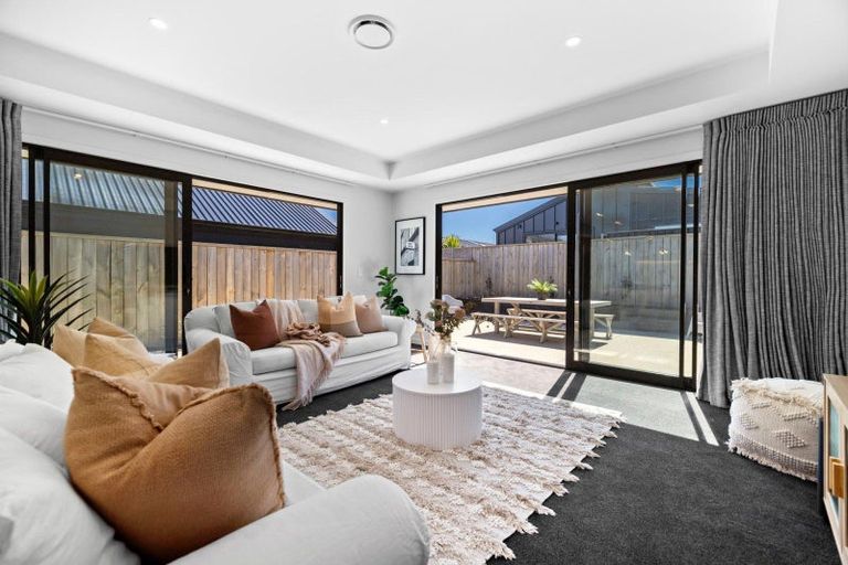 Photo of property in 30 Corriedale Road, Jacks Point, 9371