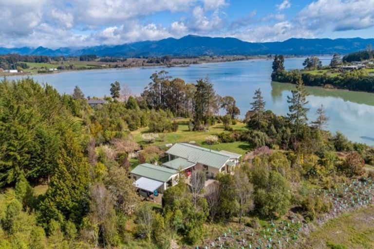 Photo of property in 172 Kina Peninsula Road, Tasman, Upper Moutere, 7173