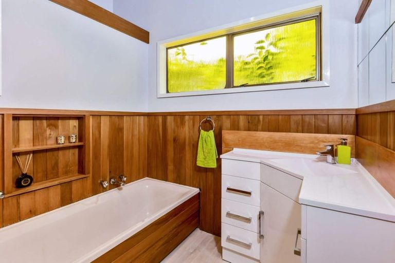 Photo of property in 12 Lilburn Crescent, Massey, Auckland, 0614