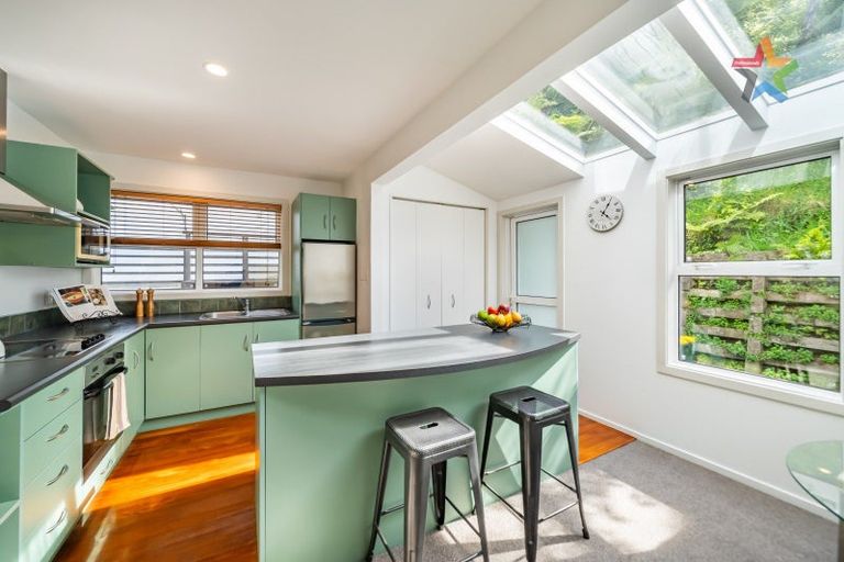 Photo of property in 40a Viewmont Drive, Harbour View, Lower Hutt, 5010