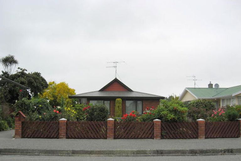 Photo of property in 17 Grove Street, Tinwald, Ashburton, 7700