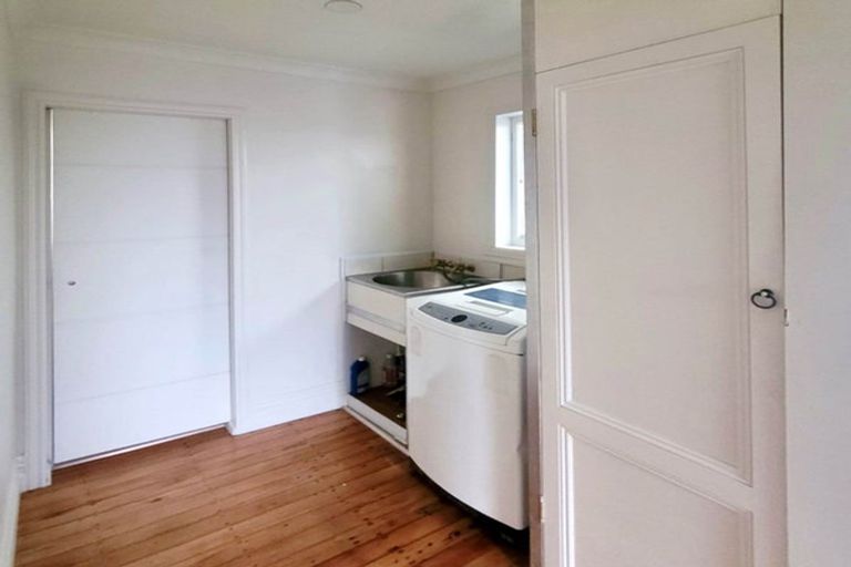 Photo of property in 1/110 Lynwood Road, New Lynn, Auckland, 0600