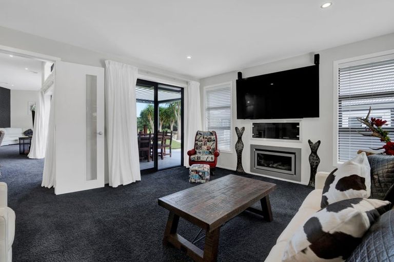 Photo of property in 10 Augusta Grove, Waiwhakaiho, New Plymouth, 4312